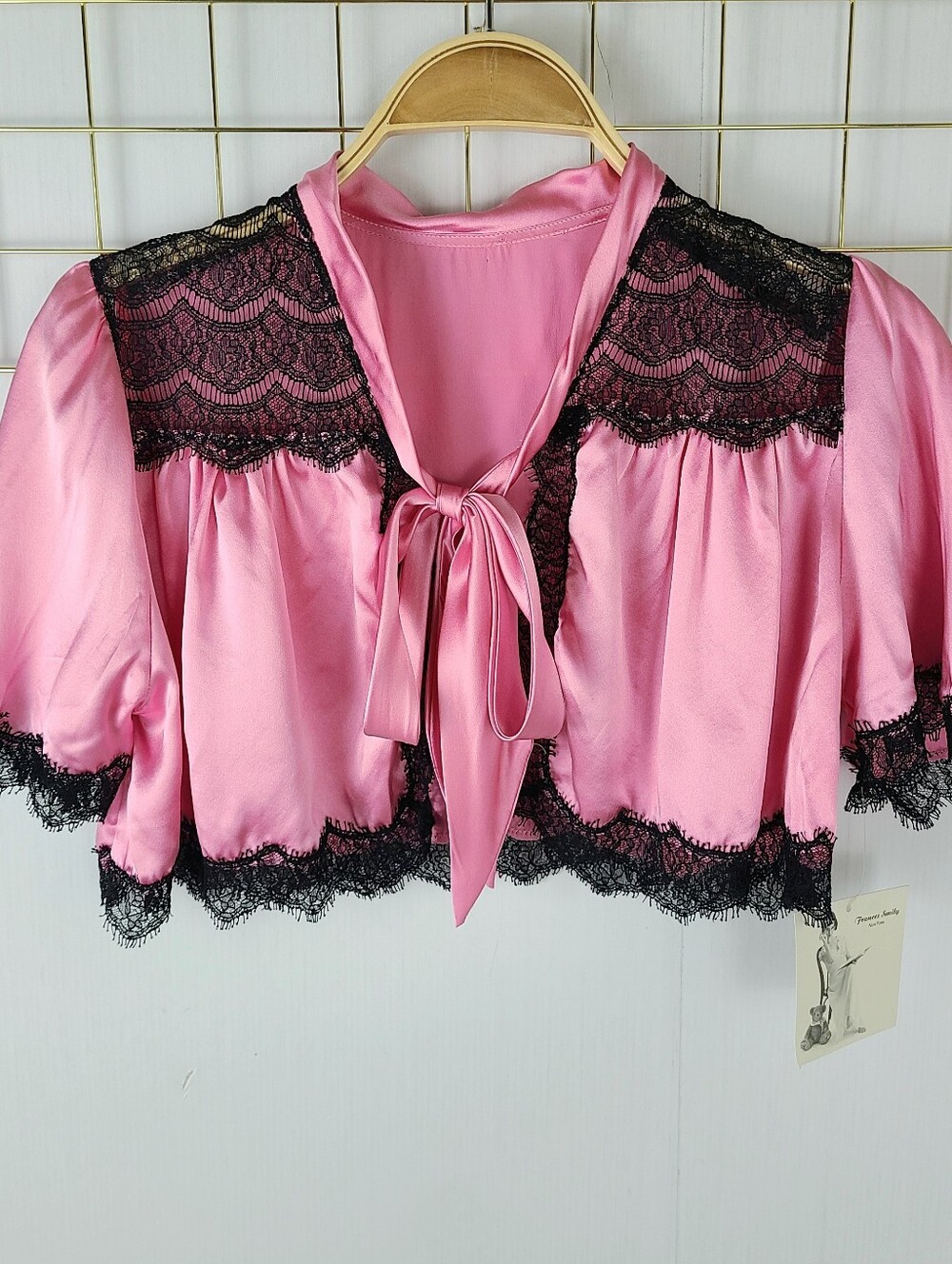 NWT Frances Smily New York Pink Silk Black Lace Tie Front Bed Jacket